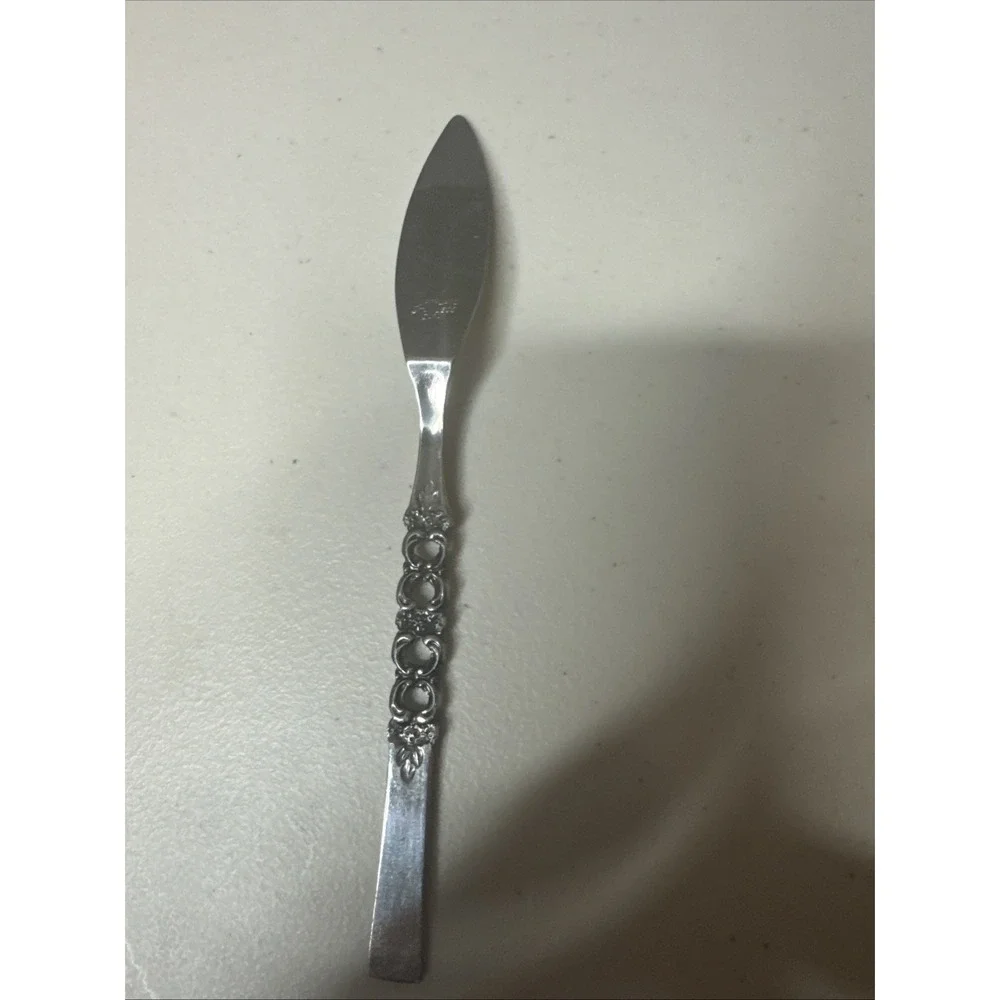 Oneida Royal Wisp   Stainless Flat Handle‎ Master Butter Knife Japan 6 7/8